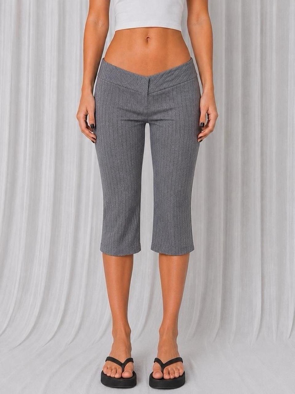 Vintage Y2K Charlotte Russe Gray Pinstripe Low Rise Bermuda Shorts/Capris Medium